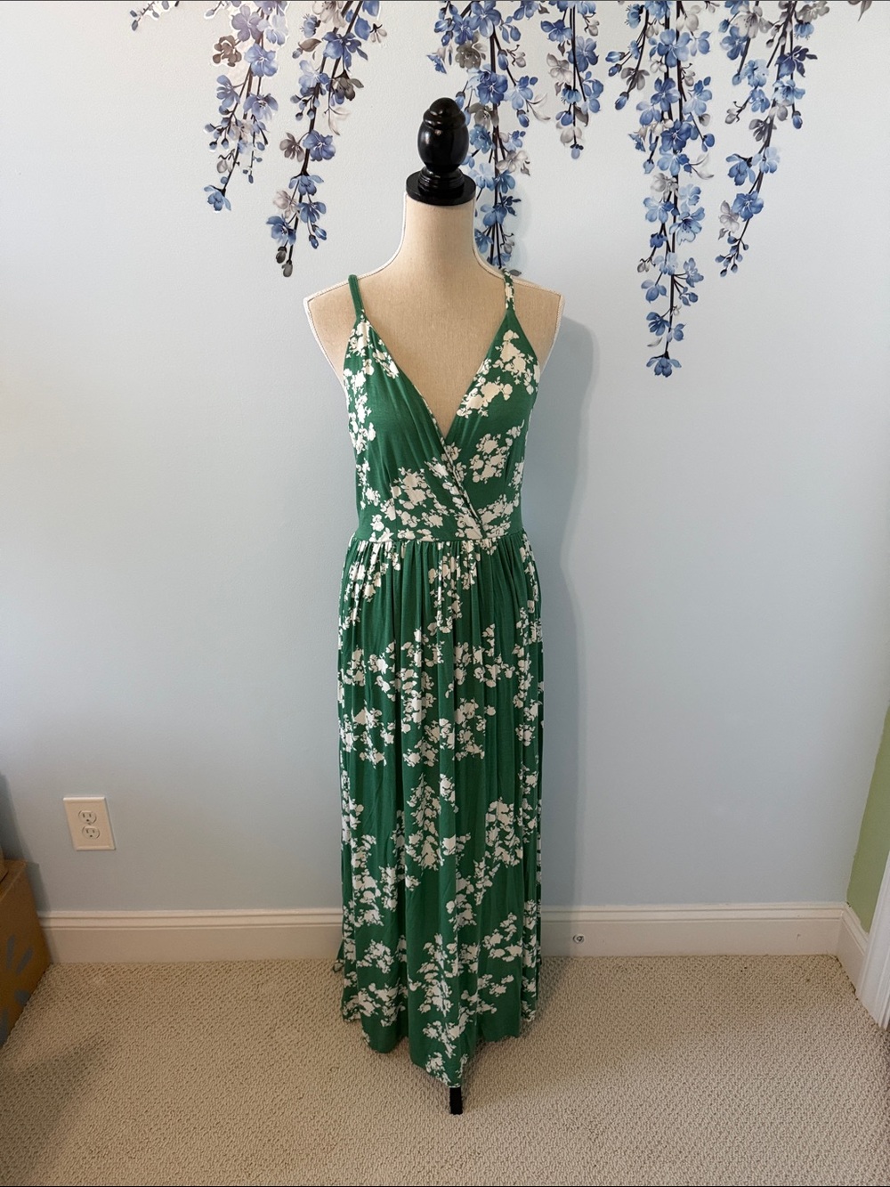 ellos Green Floral Maxi Dress with V-Neck and Spaghetti Straps